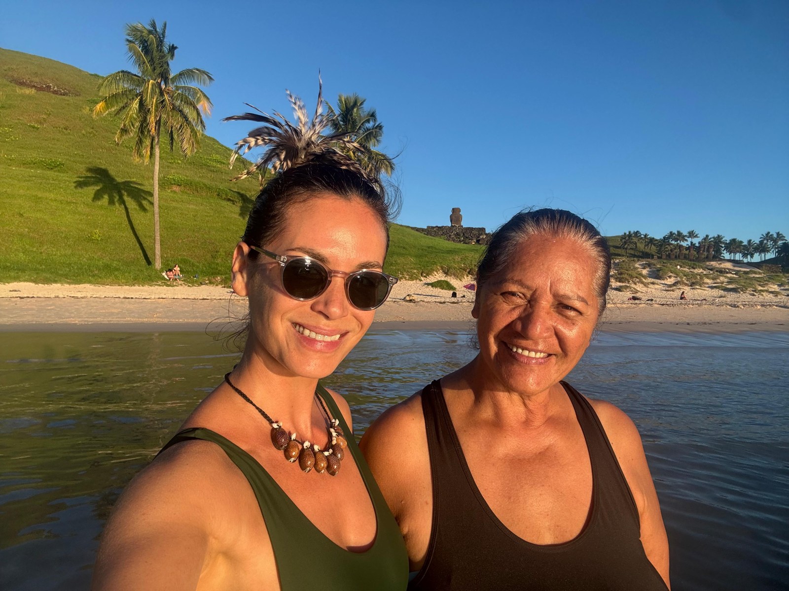 Une rencontre sur la plage d’Anakena